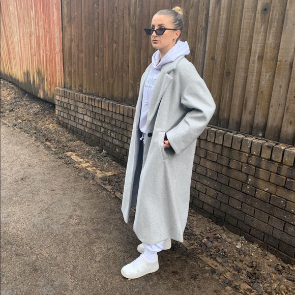 Zara Bloggers fav oversized grey Coat - Picture 9 of 16